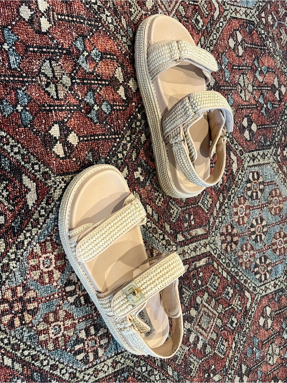 Steve Madden lightweight sandals